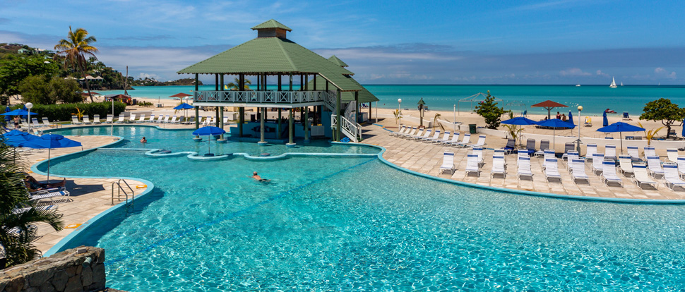 An image of the pool at Jolly Beach Resort